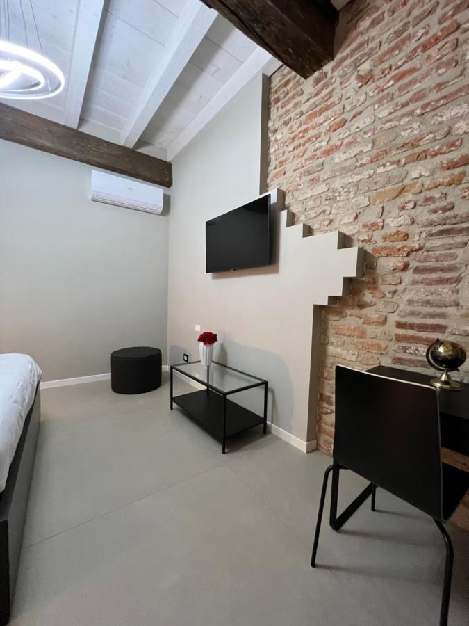 V&B Suites And Apartments Παβία Εξωτερικό φωτογραφία